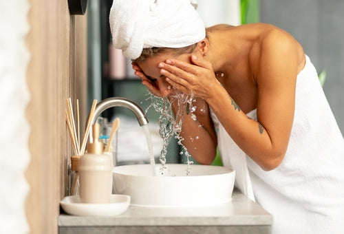 The Ultimate Guide to Face Washing for Every Age: Teens, Young Adults, Middle-Aged, and Seniors